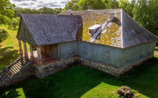 9. Ilguvos dvaras.jpg